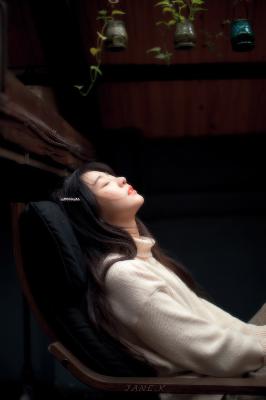 60岁中国老太如何保持健康？5大秘诀让她天天活力满满！